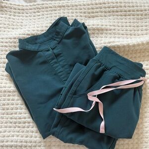 Figs Caribbean Blue Rafaela top XS, high waisted yola small petite